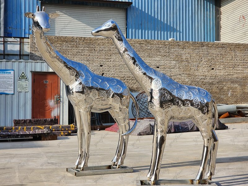 metal giraffe sculptures for sale (2)