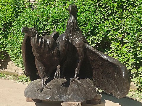 vulture statue